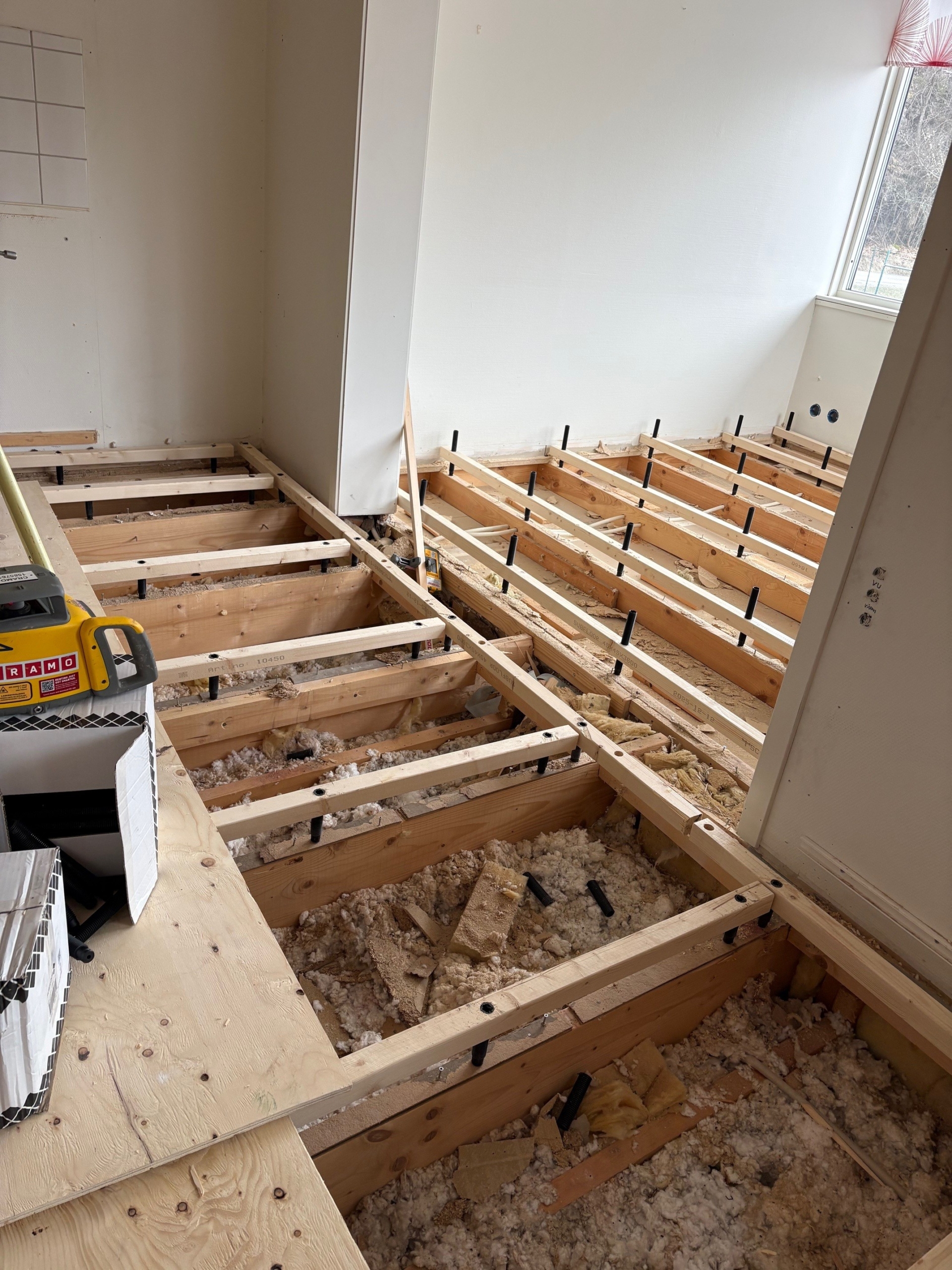 Uppreglat golv Hemtjänst Henån 2